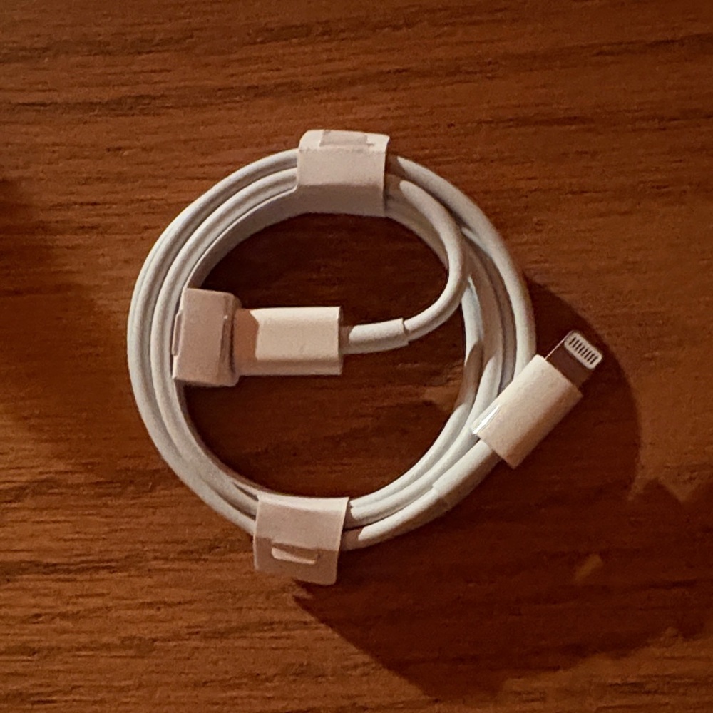 NEW Apple Lightning to USB-C charge-and-sync cable